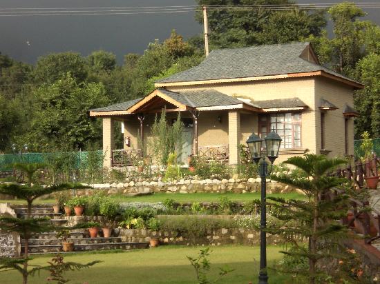 Blossom Village Resort: Dharamshala