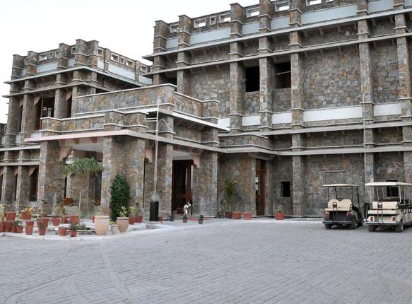 Hotel Lotus Resort  : Udaipur
